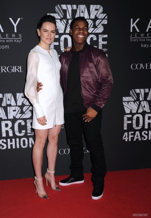  étoile, star Wars 'Force 4 Fashion' Launch Event (December 2, 2015)