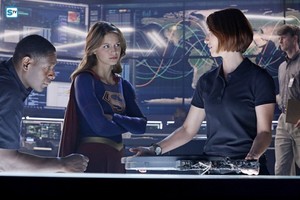  Supergirl - Episode 1.04 - How Does She Do It - Promo Pics