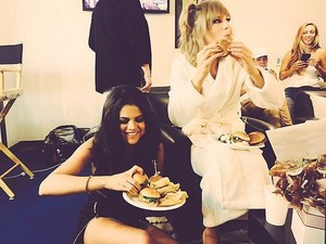  Taylor 迅速, スウィフト Selena Gomez MTV VMAs 2015