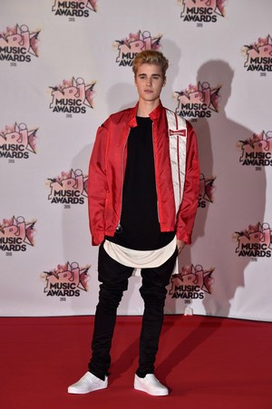 Justin Bieber Takes Home Three Awards at iHeartRadio Music Awards 2016:  Photo 951333, 2016 iHeartRadio Music Awards, iHeartRadio Music Awards, Justin  Bieber Pictures