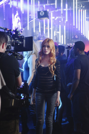 'Shadowhunters' Episode 1x01 behind the scenes
