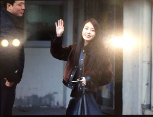  151231 IU Arriving 'CHAT-SHIRE' Encore کنسرٹ