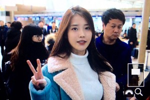  160109 李知恩 at Incheon Airport Leaving for Taiwan