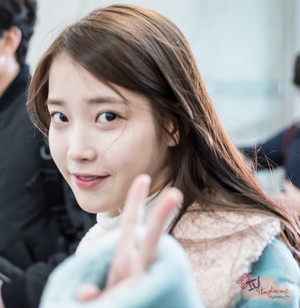  160109 IU at Incheon Airport Leaving for Taiwan