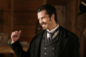  1x11 - Jewel's Boot Is Made for Walking - Seth Bullock