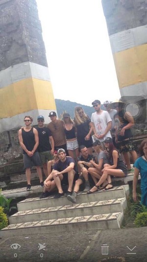  5SOS with Những người bạn in Bali