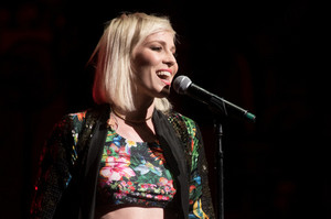  5th Annual 'Cyndi Lauper and Friends: inicial for the Holidays' Benefit concierto