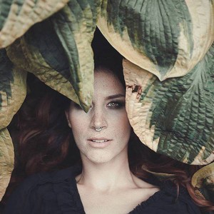  món ăn bơm xen, charlotte Wessels picture from her new band Phantasma