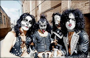  吻乐队（Kiss） ~Detroit, Michigan…May 13, 1974 (Creem Magazine Offices)