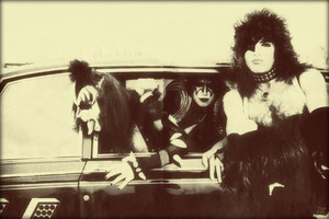  吻乐队（Kiss） ~London, England…May 10, 1976 (Destroyer tour)