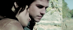  Katniss and Gale - Mockingjay: Part 1