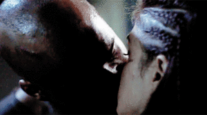  ইংল্যাণ্ডের লিংকনে তৈরি একধরনের ঝলমলে সবুজ রঙের কাপড় and Octavia