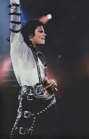 Michael Jackson - HQ Scan - Bad Tour