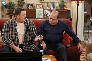  Mike and Molly - Episode 6.02 - One Small Step For Mike - Promotional mga litrato