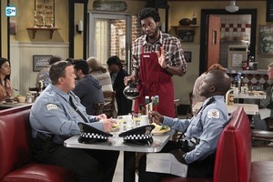  Mike and Molly - Episode 6.03 - Peg O'My دل Attack - Promotional تصاویر