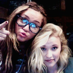  Miley Cyrus and Emily Osment
