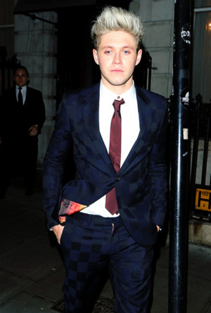  Niall leaving the London Edition hotel