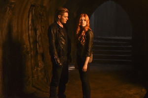  'Shadowhunters' 1x02 The Descent Into Hell Is Easy (stills)