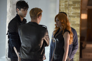  'Shadowhunters' 1x02 The Descent Into Hell Is Easy (stills)