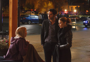  1x03 - The Would-Be Prince of Darkness - Debra, Lucifer and Chloe