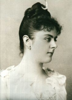  Baroness Marie Alexandrine von Vetsera (19 March 1871 – 30 January 1889)
