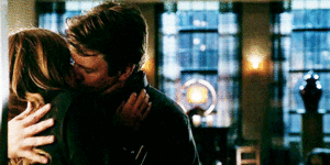 castello and Beckett kiss-8x9