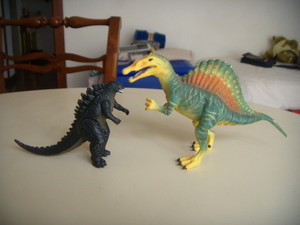  Godzilla e lo spinosauro.JPG