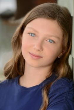  Isabella Blake as young Zelena