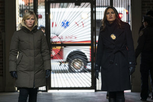  Kelli Giddish as Amanda Rollins in Law and Order: SVU - "Forty-One Witnesses"