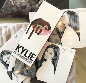  Kylie fan Art