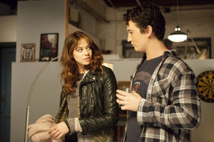 Miles Teller as Alec in Two Night Stand