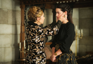  Reign “Bruises That Lie” (3x10) promotional picture