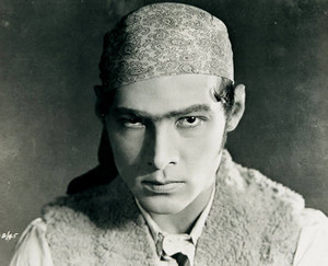  Rudolph Valentino (May 6, 1895 – August 23, 1926)