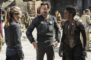  The 100 “Ye Who Enter Here,” (3x03) promotional picture