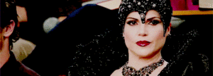  The Evil Queen back to College