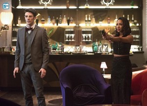  The Flash - Episode 2.13 - Welcome to Earth-2 - Promo Pics