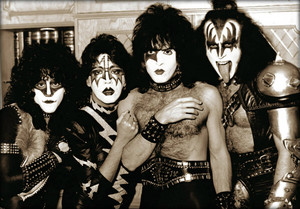  吻乐队（Kiss） ~London, England…November 23, 1982 (Creatures of the Night tour)