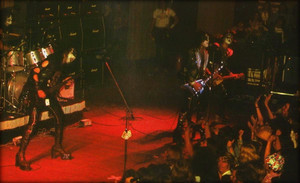  吻乐队（Kiss） ~Long Beach, California…May 31, 1974