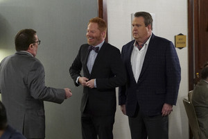  MODERN FAMILY – “I Don’t Know How She Does It”