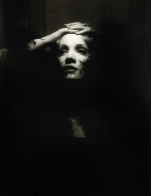  Marlene Dietrich - Shanghai Express