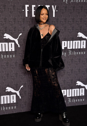  Rihanna, Puma Fashion tampil