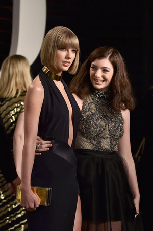  Taylor تیز رو, سوئفٹ and Lorde attend the 2016 Vanity Fair Oscar Party