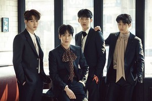  CNBLUE treats 粉丝 to a group teaser image