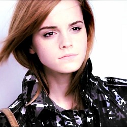  Emma Watson chổ lồi ở cây, burberry Photoshoot