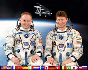  Expedition 9 Mission Crew
