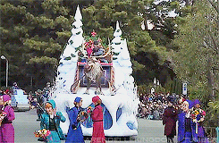  Floats on the Nữ hoàng băng giá fantaisie Parade at Tokyo Disney Resort