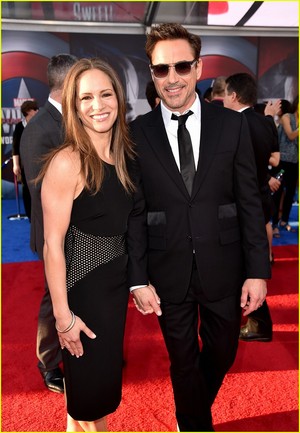  Robert Downey, Jr. and Wife Lead Team Iron Man at 'Civil War' Premiere