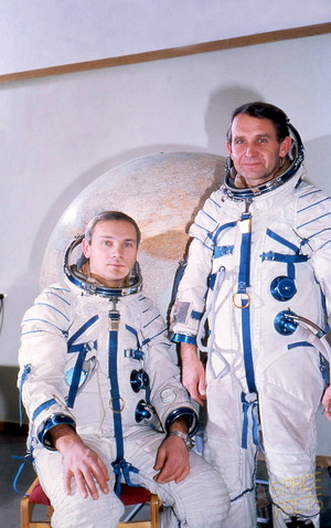  Soyuz 27 Mission Crew