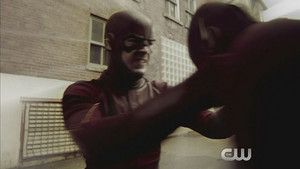  The Flash Season 2 Episode 17 'Flash Back'