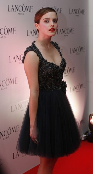  Emma at Lancome VIP dîner in Hong Kong (2011. 12. 07)